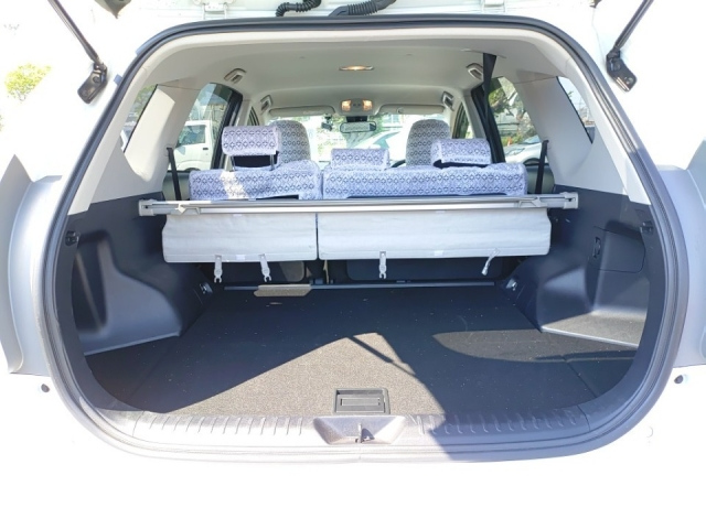 TOYOTA PRIUS ALPHA 2018