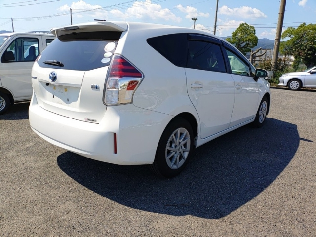 TOYOTA PRIUS ALPHA 2018