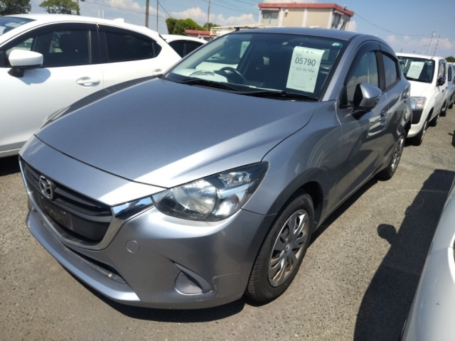 MAZDA DEMIO 2016