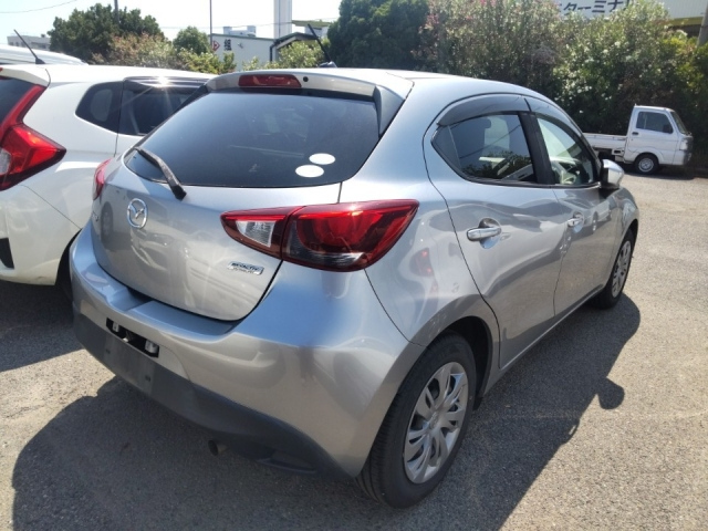 MAZDA DEMIO 2016