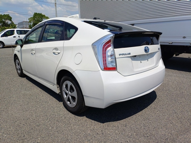 TOYOTA PRIUS 2014