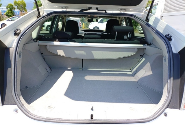 TOYOTA PRIUS 2014