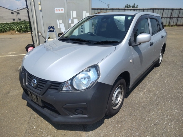 NISSAN AD 2020