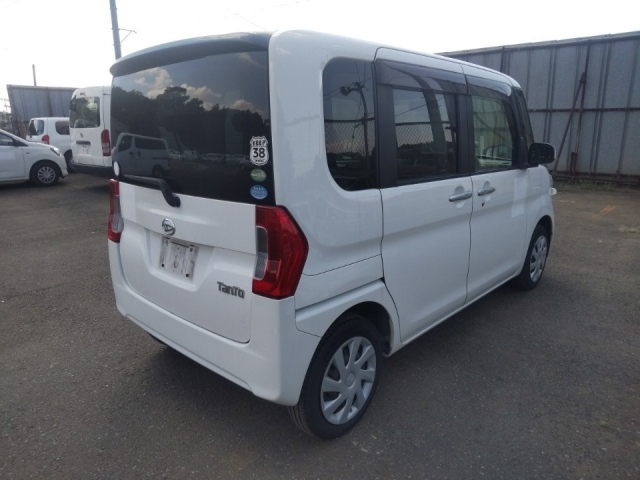 DAIHATSU TANTO 2016