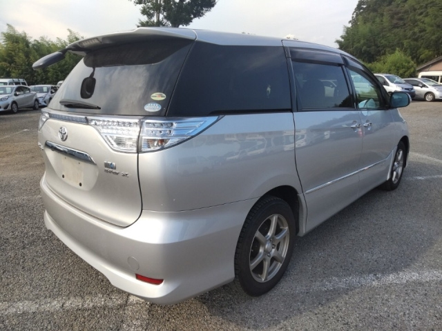 TOYOTA ESTIMA HYBRID 2009