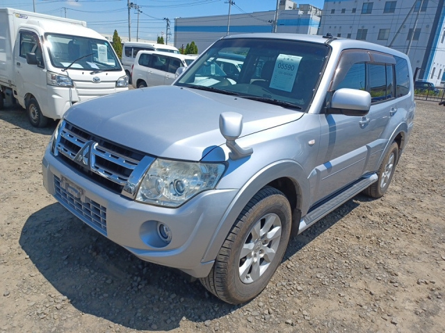 MITSUBISHI PAJERO 2012