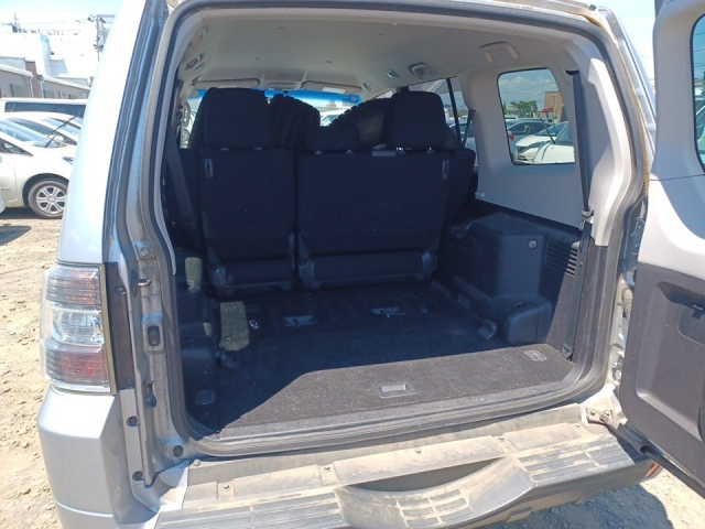 MITSUBISHI PAJERO 2012