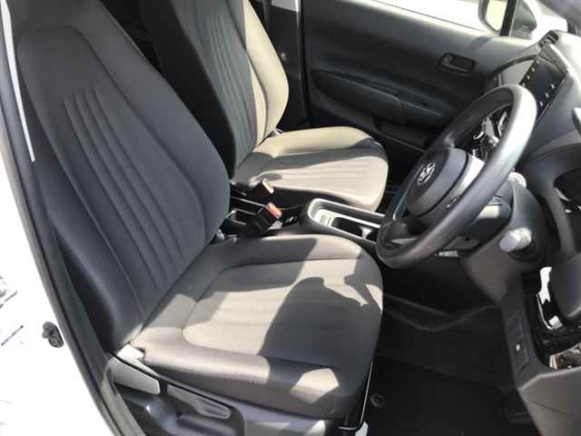 TOYOTA AQUA 2024