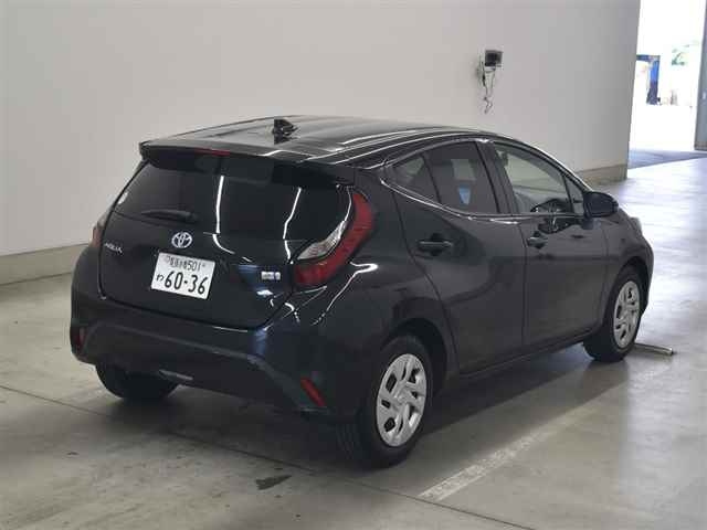 TOYOTA AQUA 2023