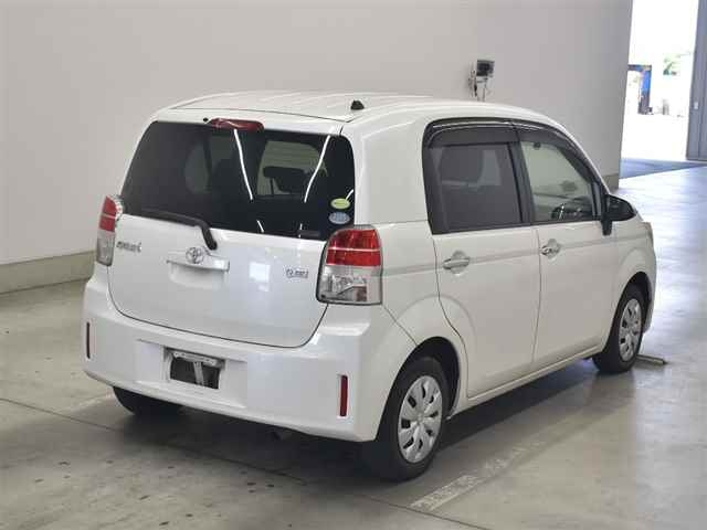 TOYOTA SPADE 2012