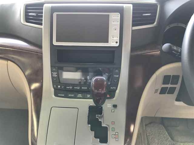 TOYOTA ALPHARD 2010