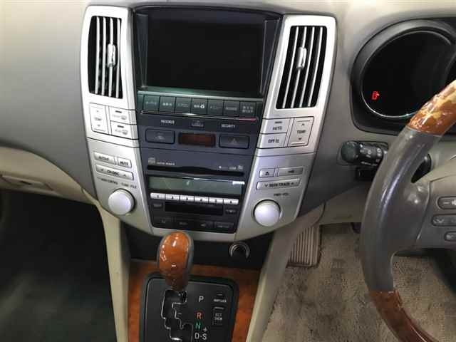 TOYOTA HARRIER 2010