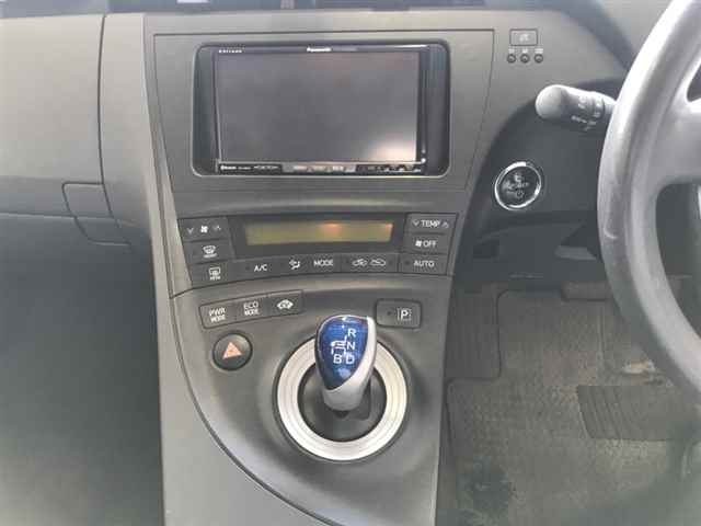 TOYOTA PRIUS 2011