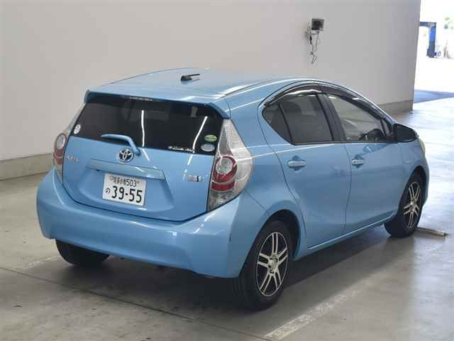 TOYOTA AQUA 2013
