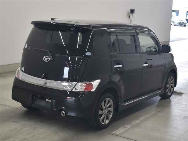 TOYOTA BB 2013