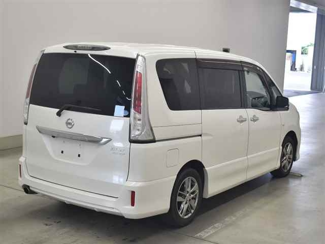 NISSAN SERENA 2011