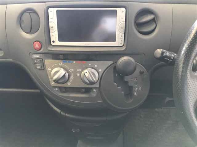 TOYOTA SIENTA 2013