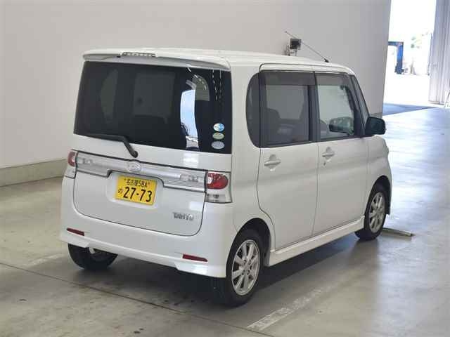 DAIHATSU TANTO 2008