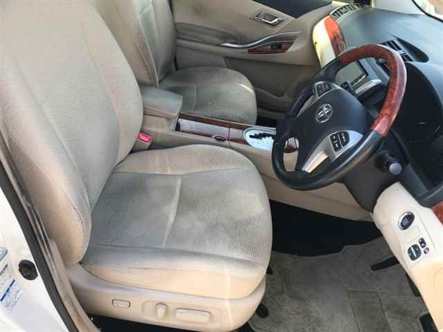 TOYOTA PREMIO 2014