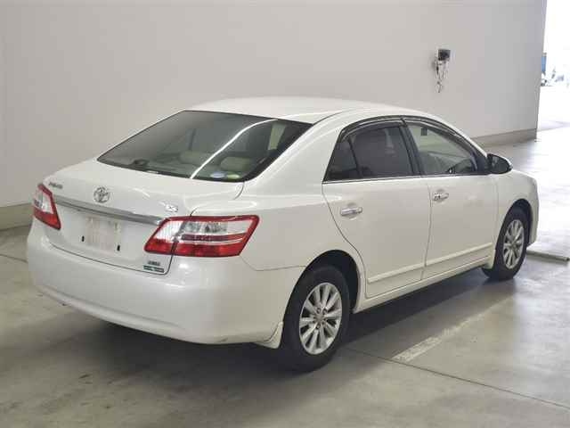 TOYOTA PREMIO 2014