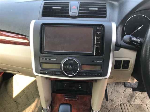 TOYOTA PREMIO 2014