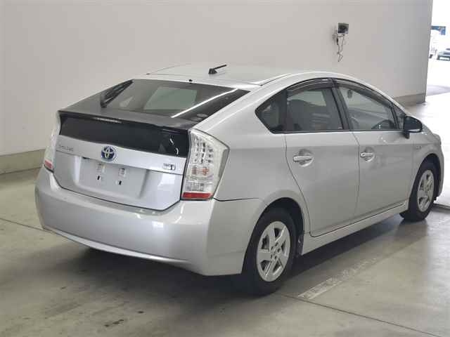 TOYOTA PRIUS 2011