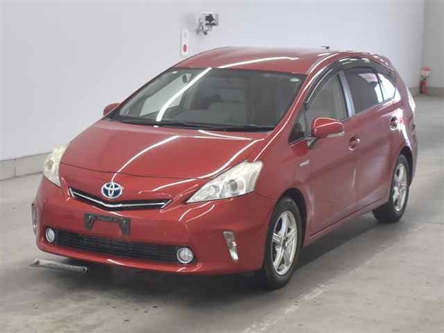 TOYOTA PRIUS ALPHA 2013