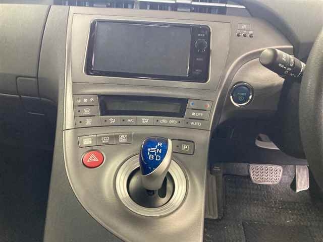 TOYOTA PRIUS 2014
