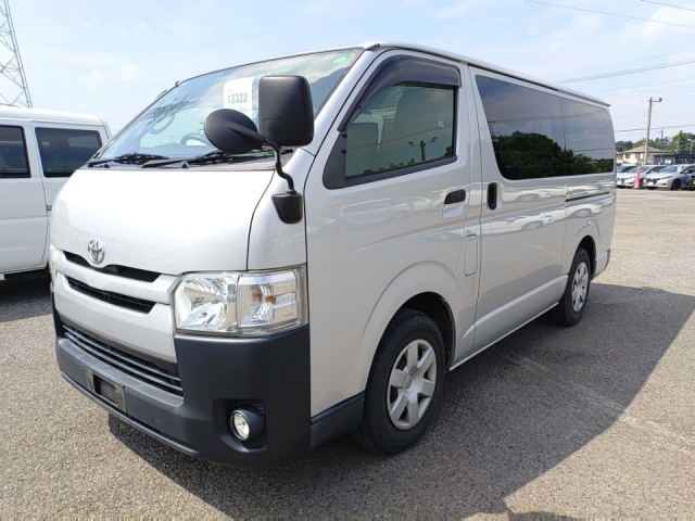 TOYOTA HIACE VAN 2016