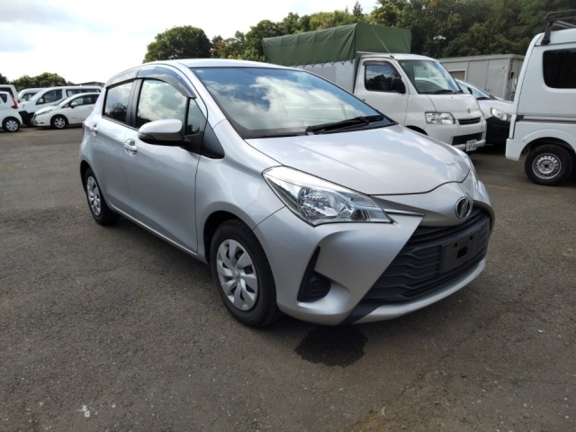 TOYOTA VITZ 2018