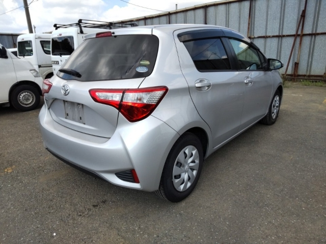 TOYOTA VITZ 2018