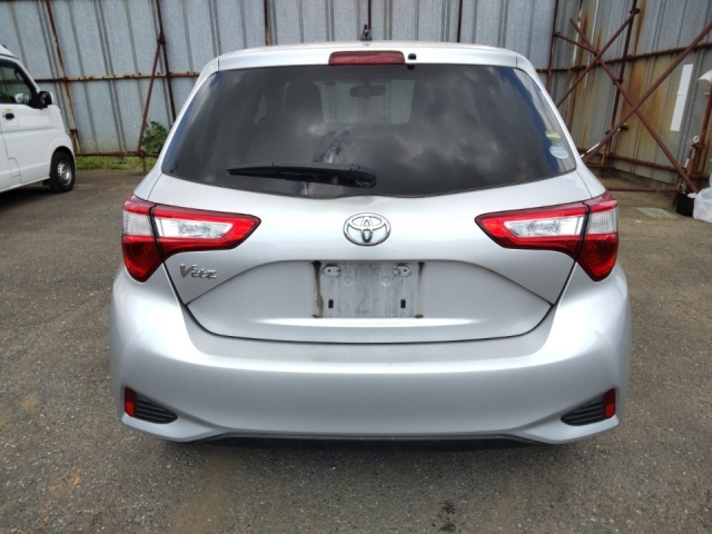 TOYOTA VITZ 2018