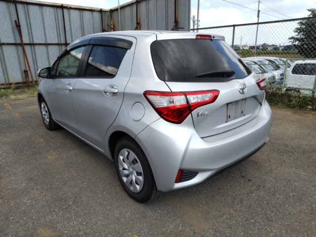 TOYOTA VITZ 2018