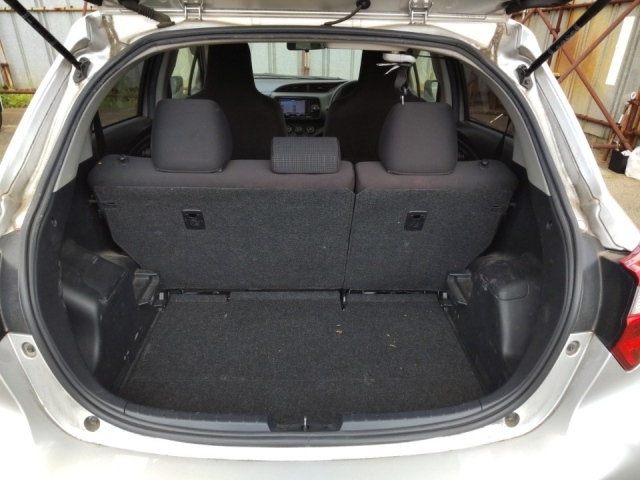 TOYOTA VITZ 2018