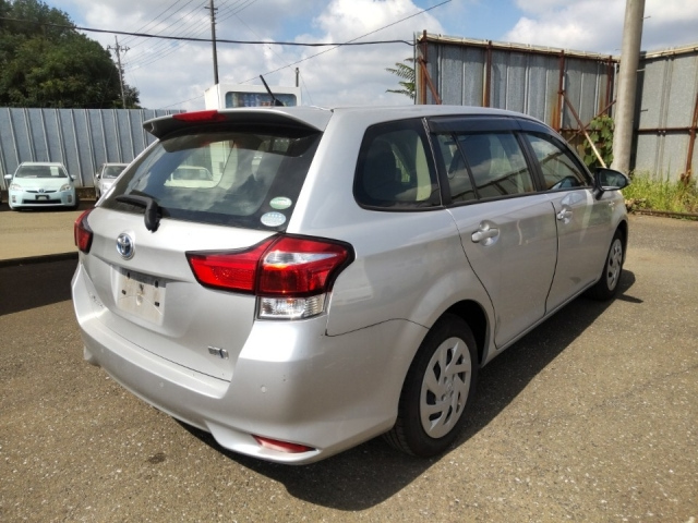 TOYOTA COROLLA FIELDER 2019