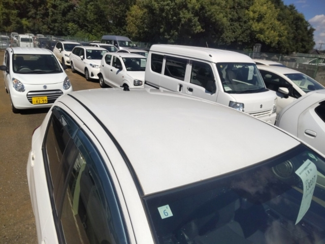 TOYOTA VITZ 2017
