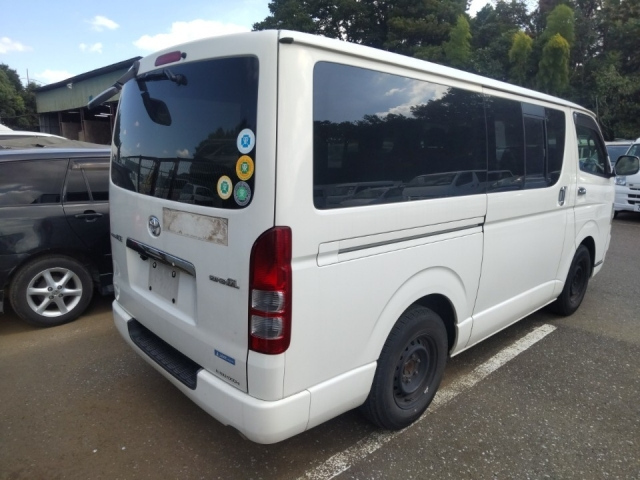 TOYOTA REGIUS ACE VAN 2010