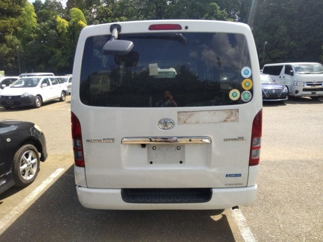 TOYOTA REGIUS ACE VAN 2010