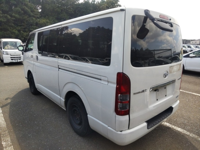 TOYOTA REGIUS ACE VAN 2010