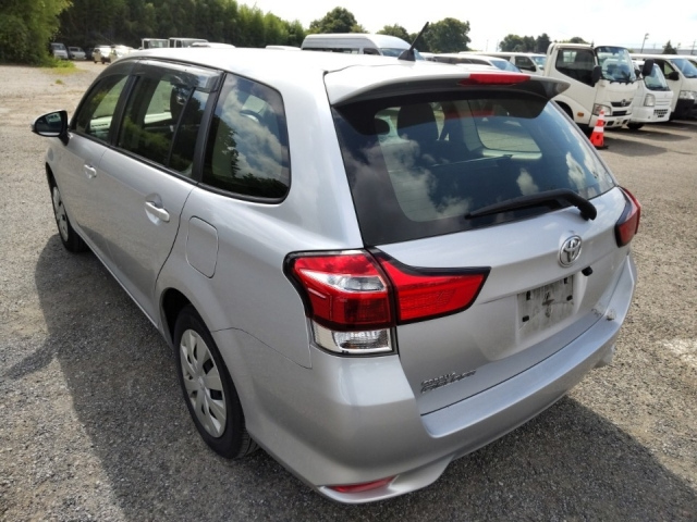 TOYOTA COROLLA FIELDER 2017