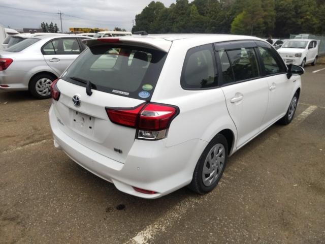 TOYOTA COROLLA FIELDER 2019