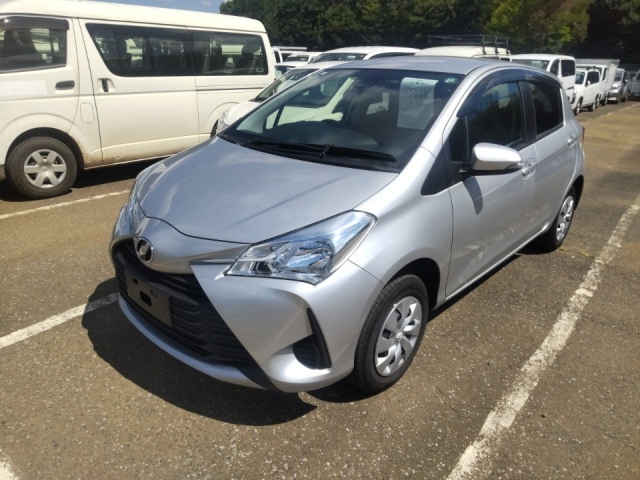 TOYOTA VITZ 2018