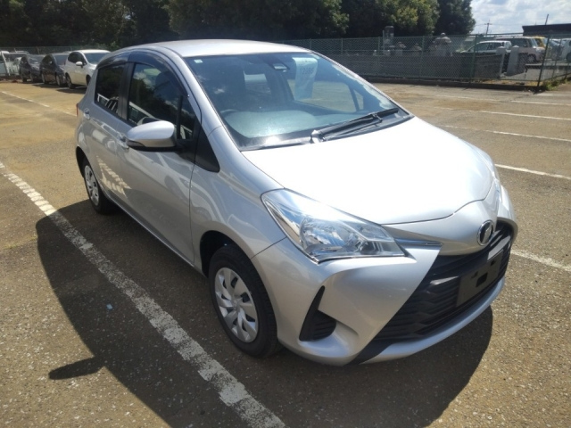 TOYOTA VITZ 2018