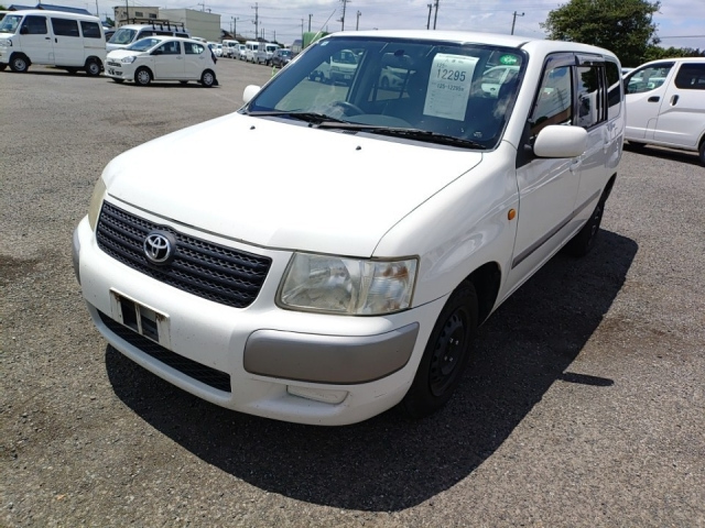 TOYOTA SUCCEED 2010