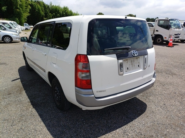 TOYOTA SUCCEED 2010