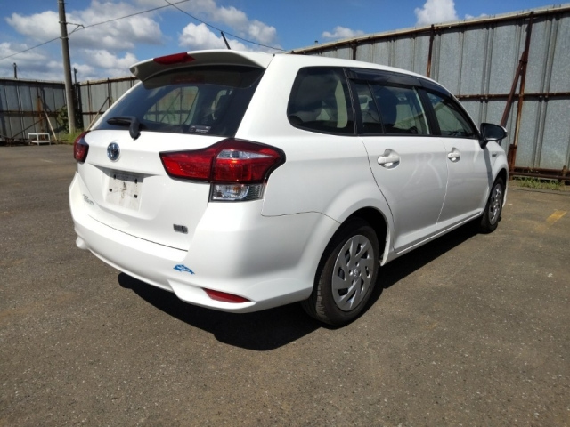 TOYOTA COROLLA FIELDER 2019