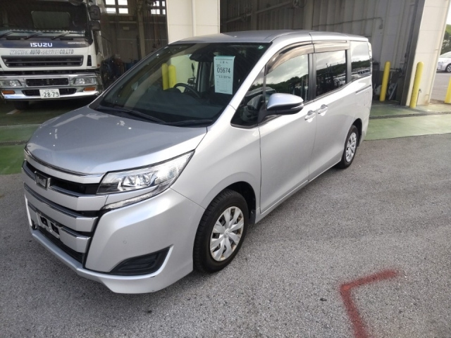 TOYOTA NOAH 2020
