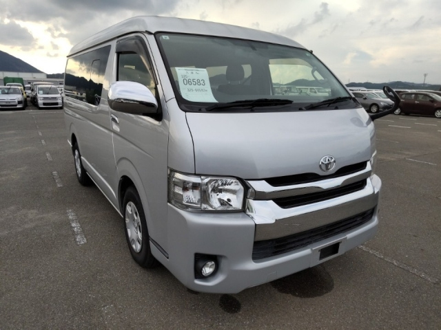 TOYOTA HIACE 2015
