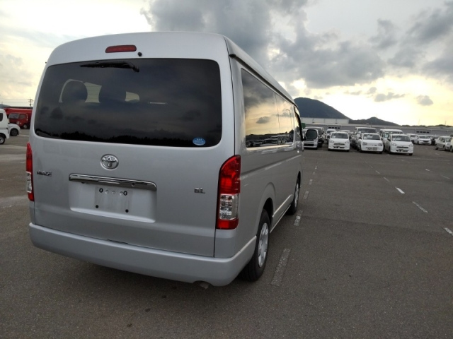TOYOTA HIACE 2015