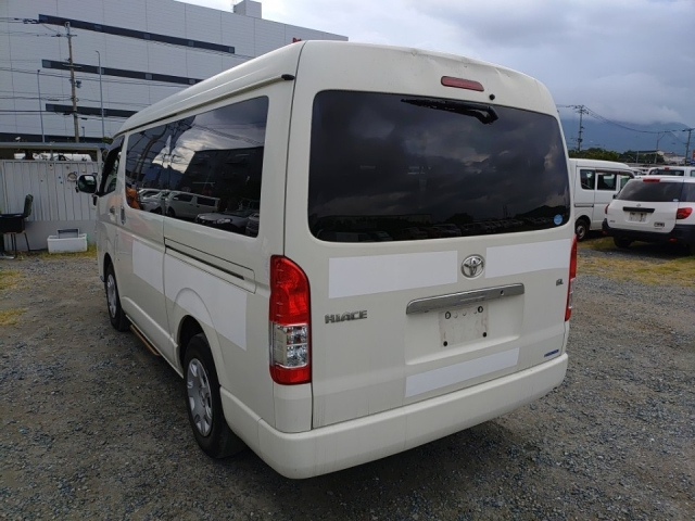 TOYOTA HIACE 2018